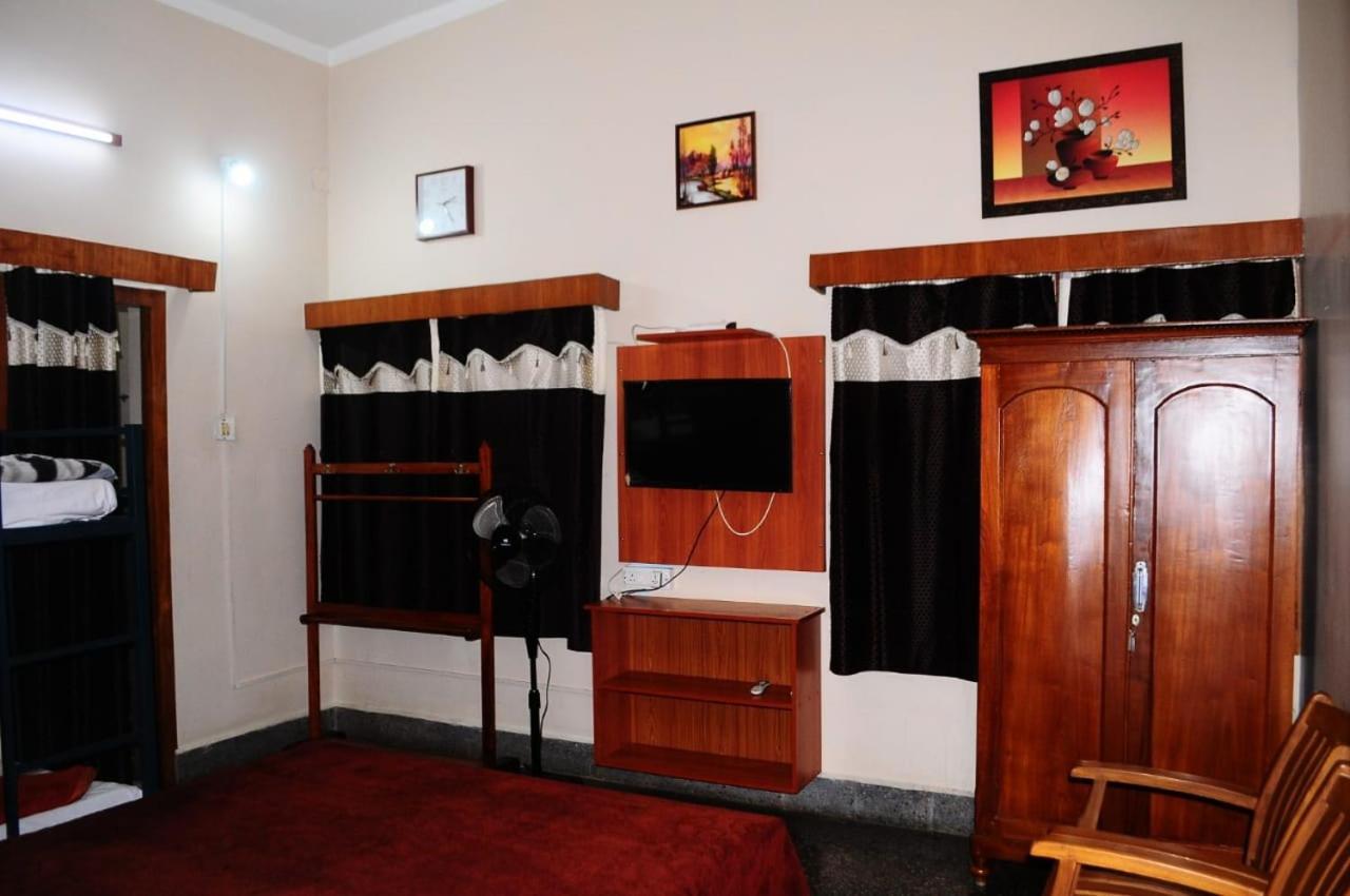 Park Corner Home Stay Coonoor Exteriör bild